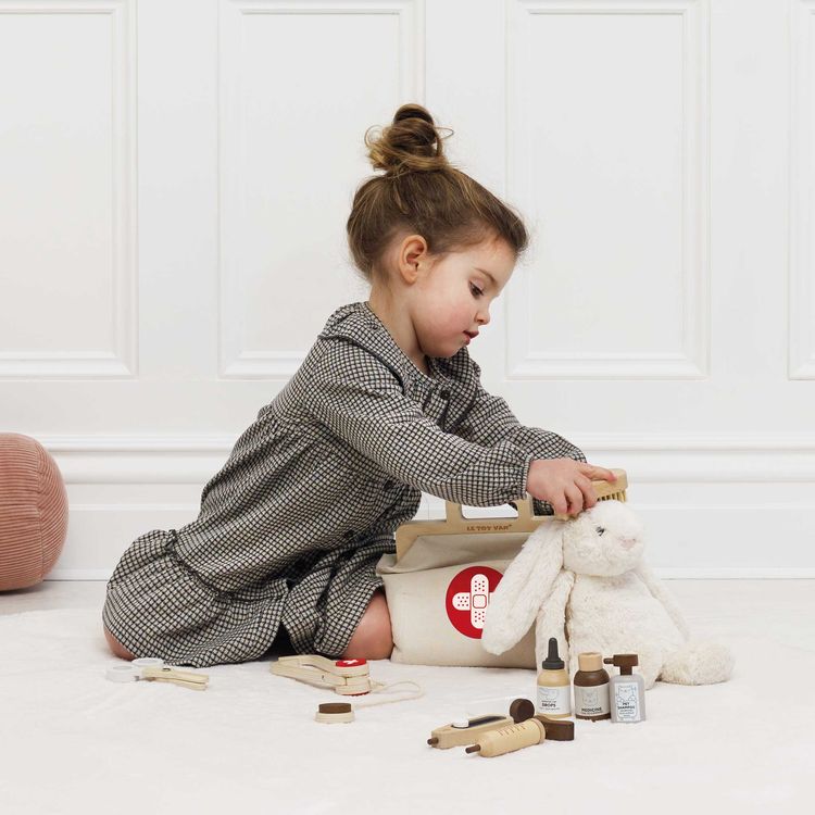 10 Piece Animal Vet Pretend Play Set
