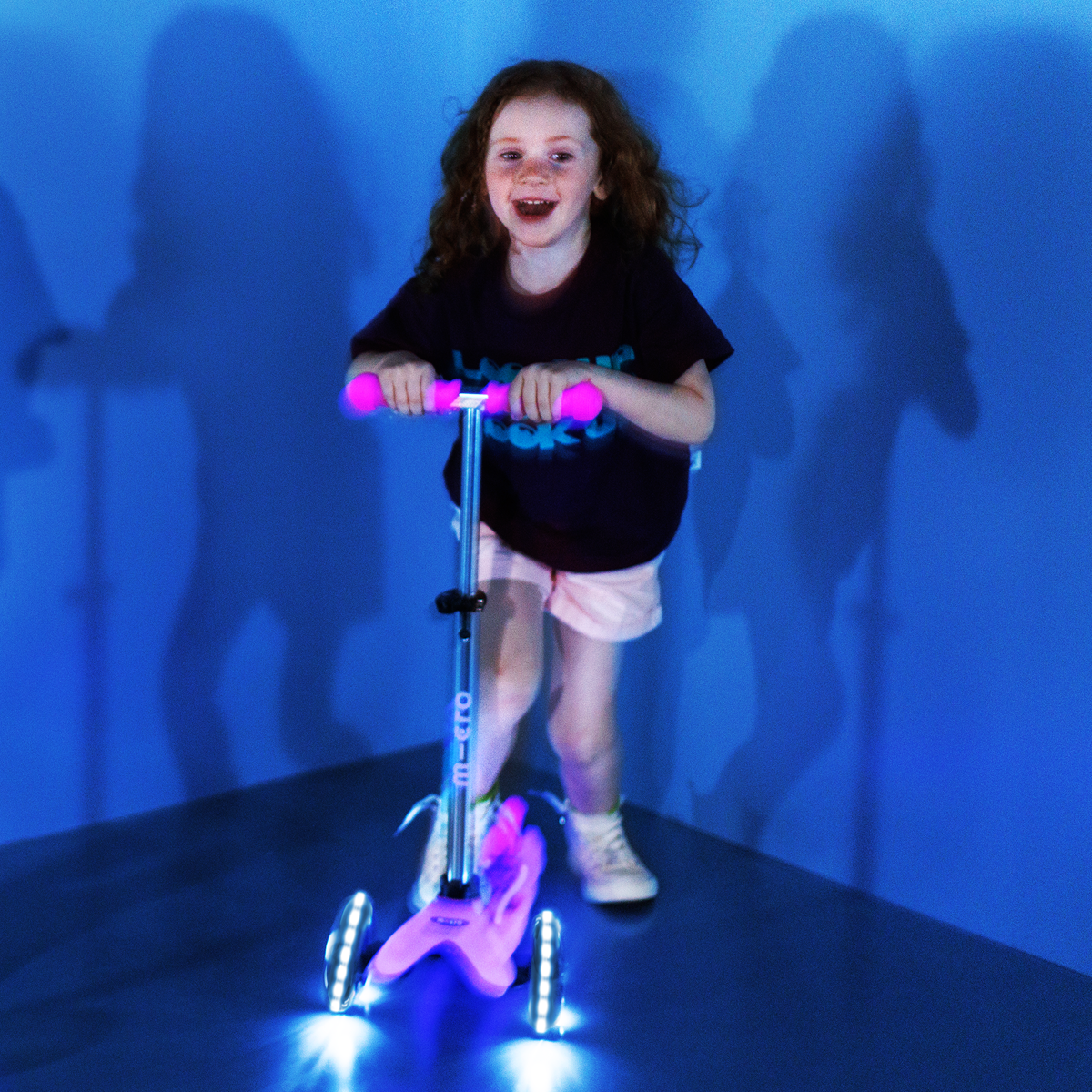 Mini Deluxe Glow LED Plus Scooter - Frosty Pink