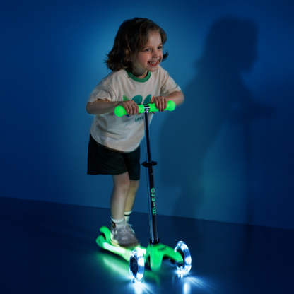 Mini Deluxe Glow LED Plus Scooter - Icy Lime