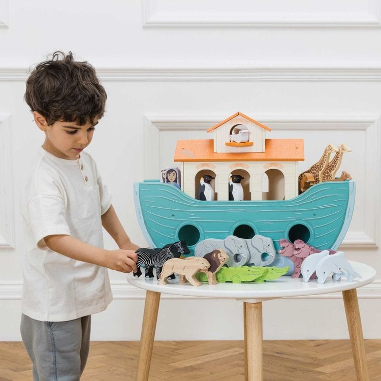 Noah’s Great Wooden Ark & Animals - 23 Pieces