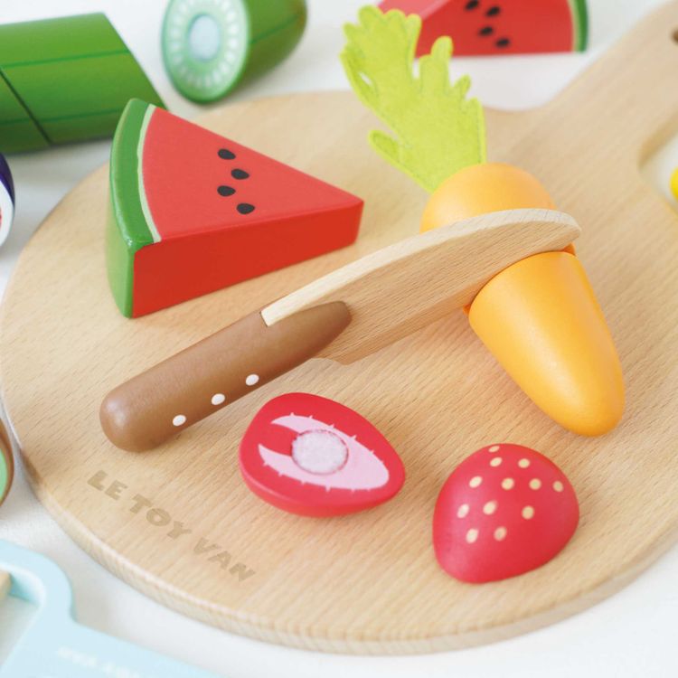Wooden Chopping Board & Sliceable Play Food