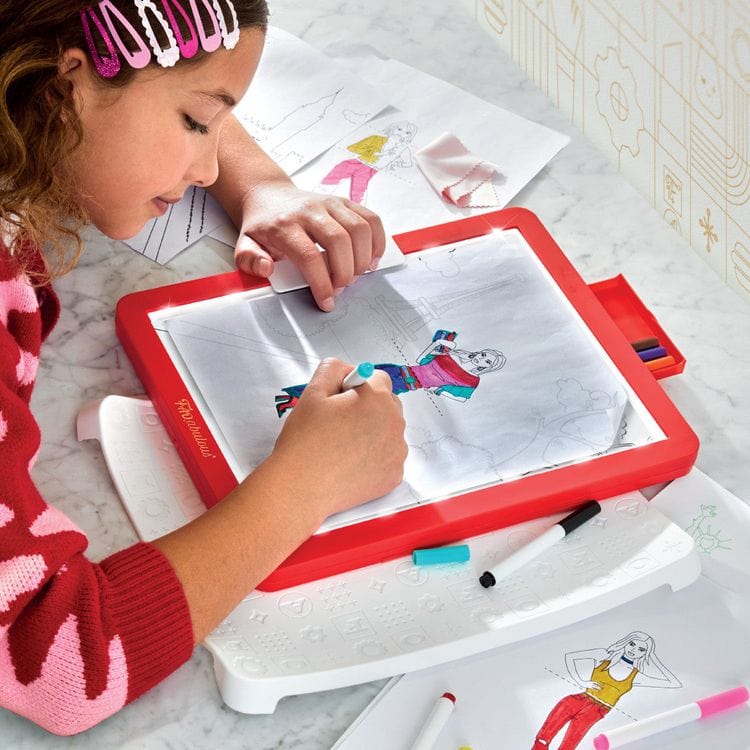 FAO Schwarz Fashion Activity and Roleplay Flawless Fashion Designer Light-Up Tracing Tablet